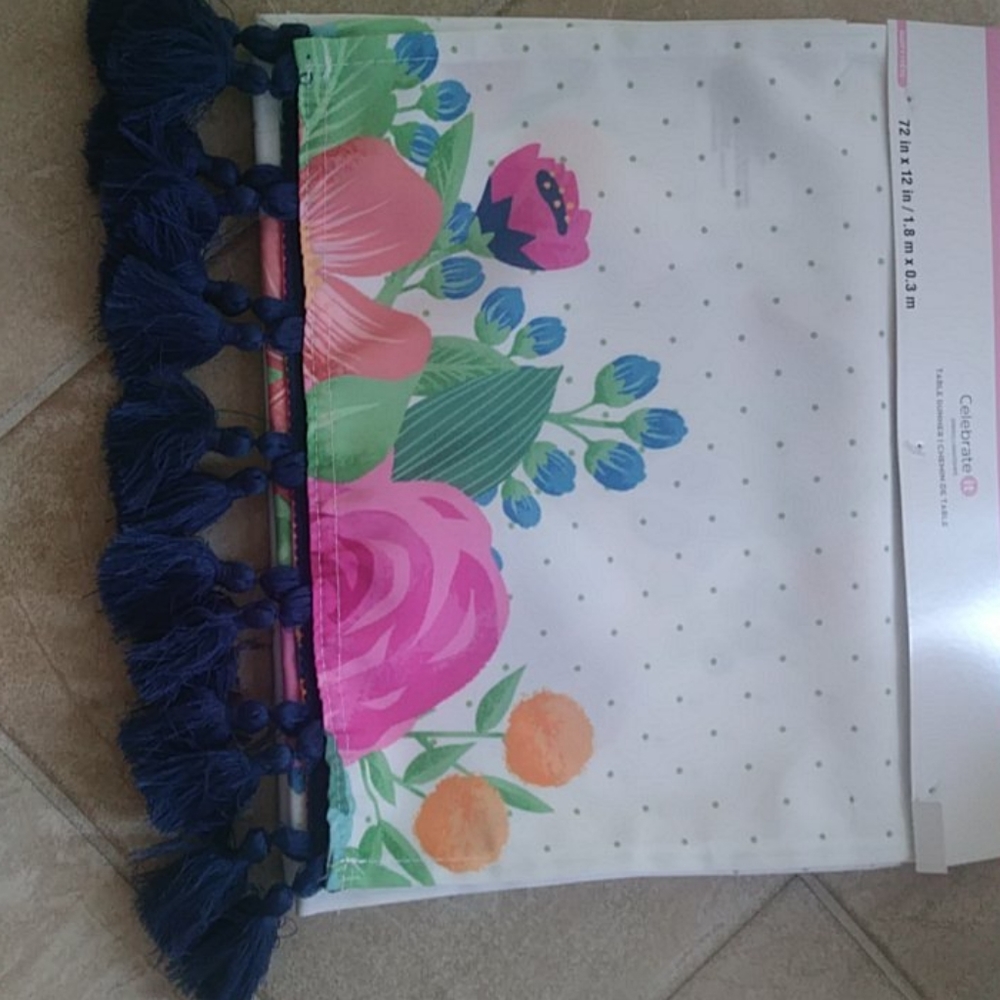 Celebrate it floral table runners